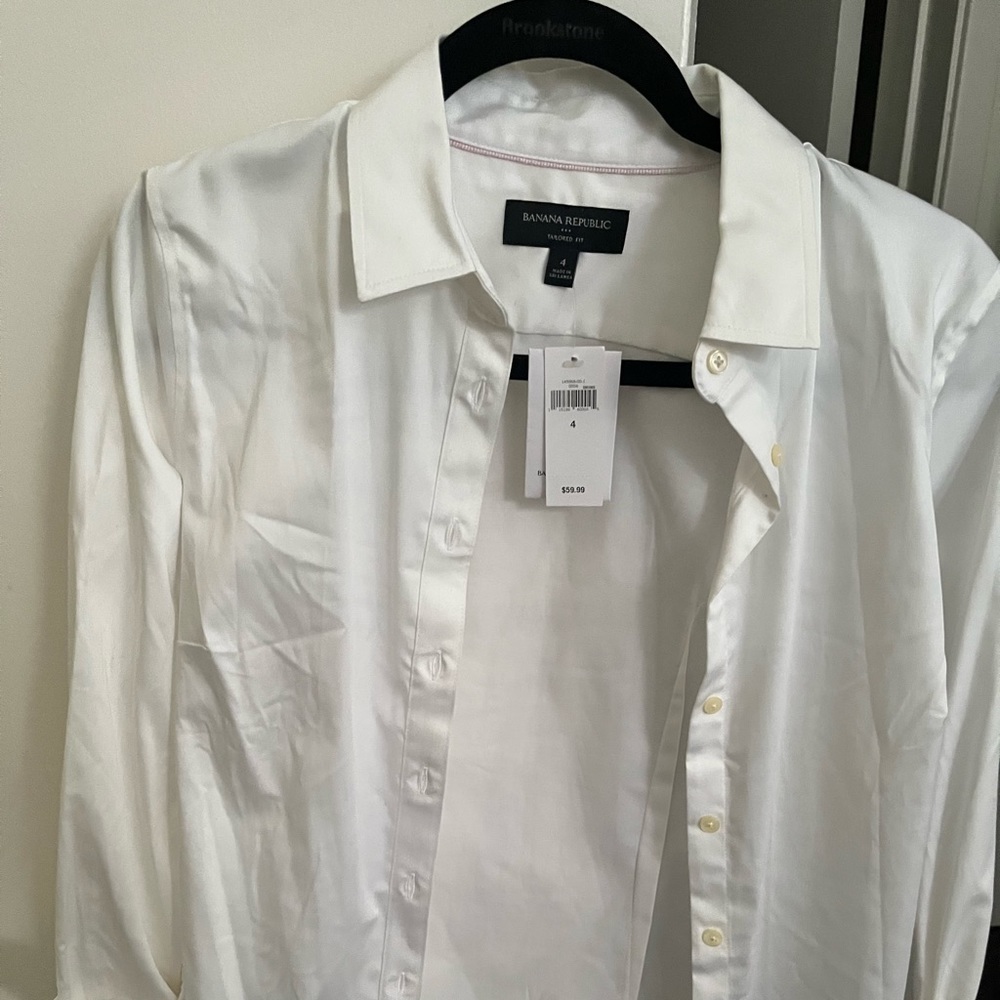 Banana Republic NWT white button down Size 4